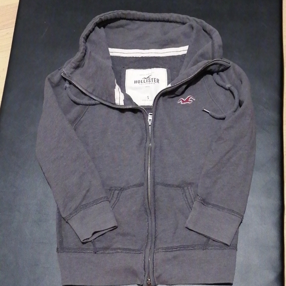 Zip up sweaters - Picture 1 of 2